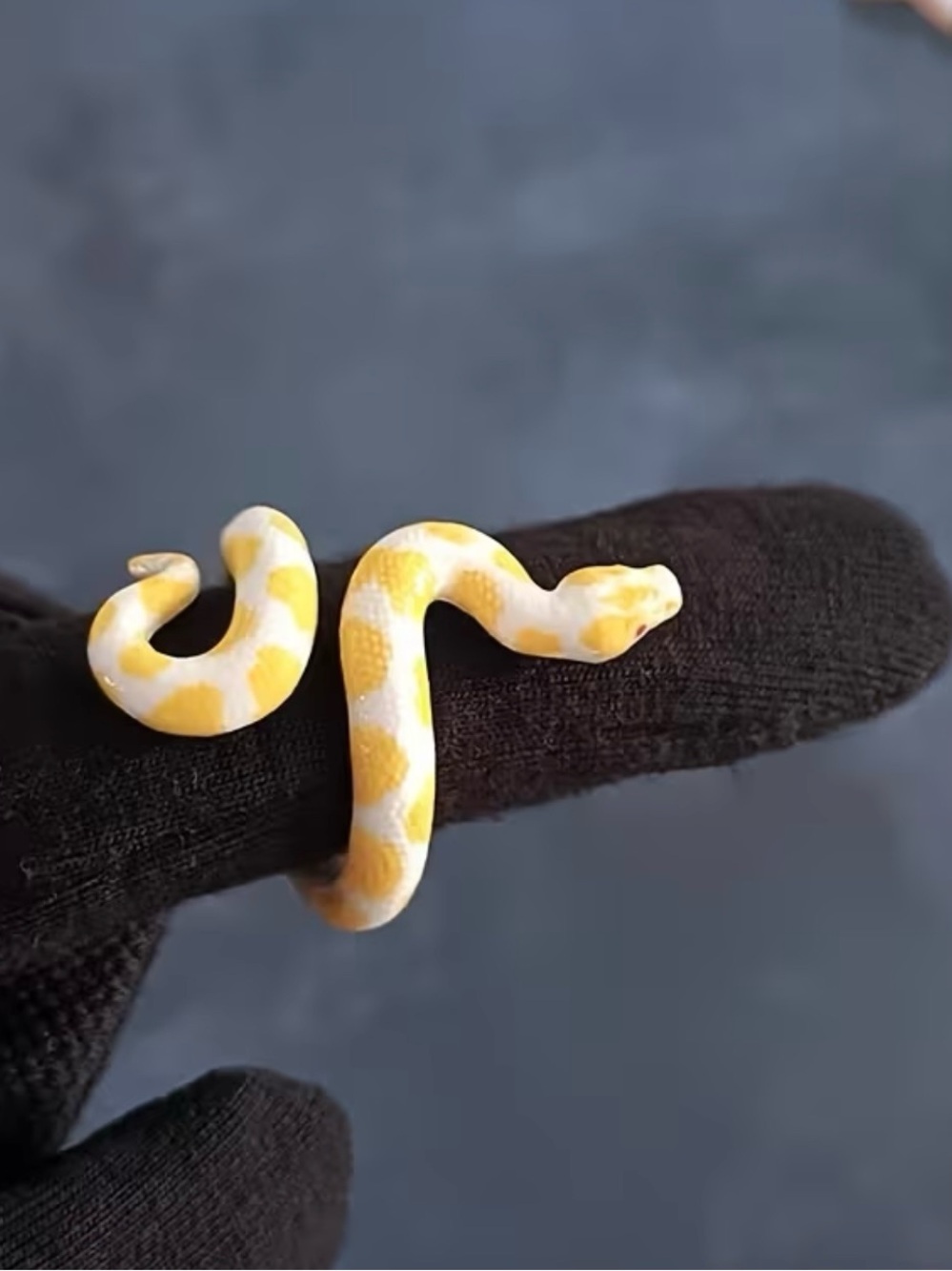 New! White and Yellow Snake Wrap Ring. Adjustable Snake ring 🐍  (A2-88)